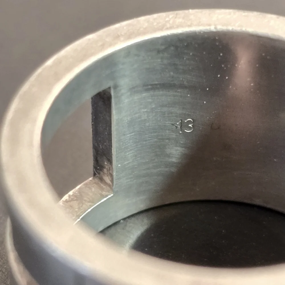 Gucci Silver G Logo Band Ring